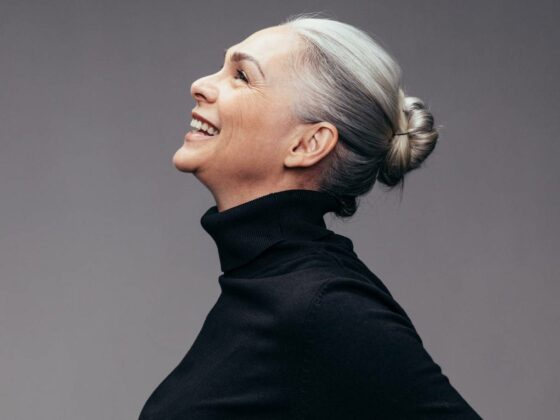 Comment passer aux cheveux blancs ?