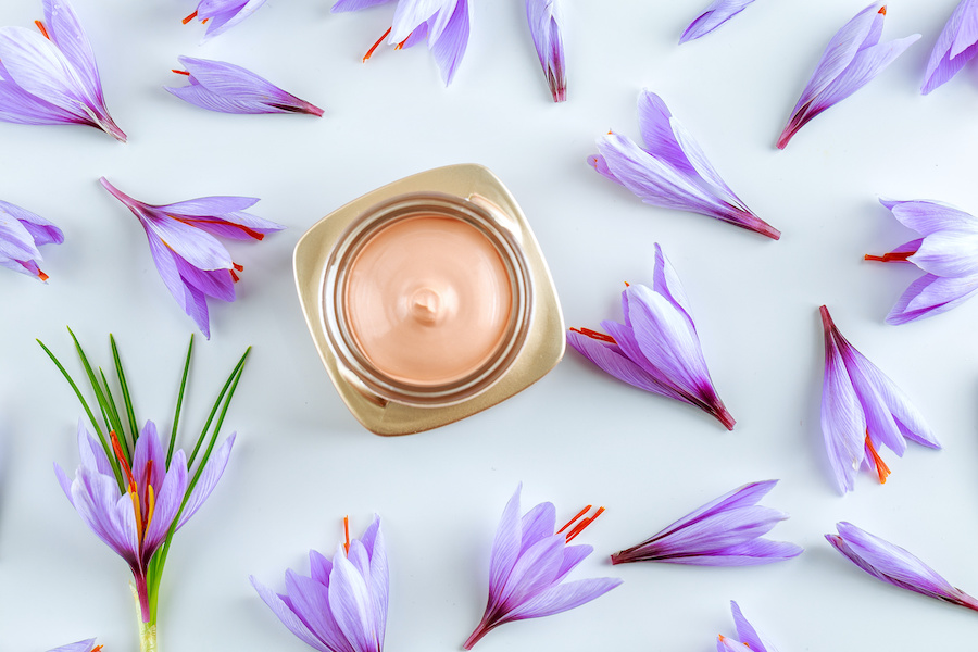 Anti-âge : découvrez les pouvoirs du safran