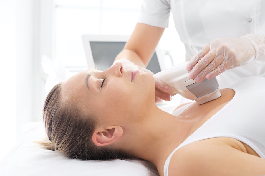 Ulthérapie, pour un décolleté 10 ans de moins sans chirurgie