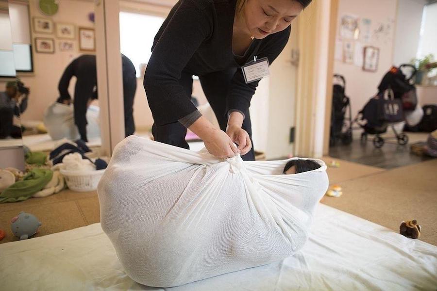 L'otonamaki, l'exercice de relaxation en vogue au Japon